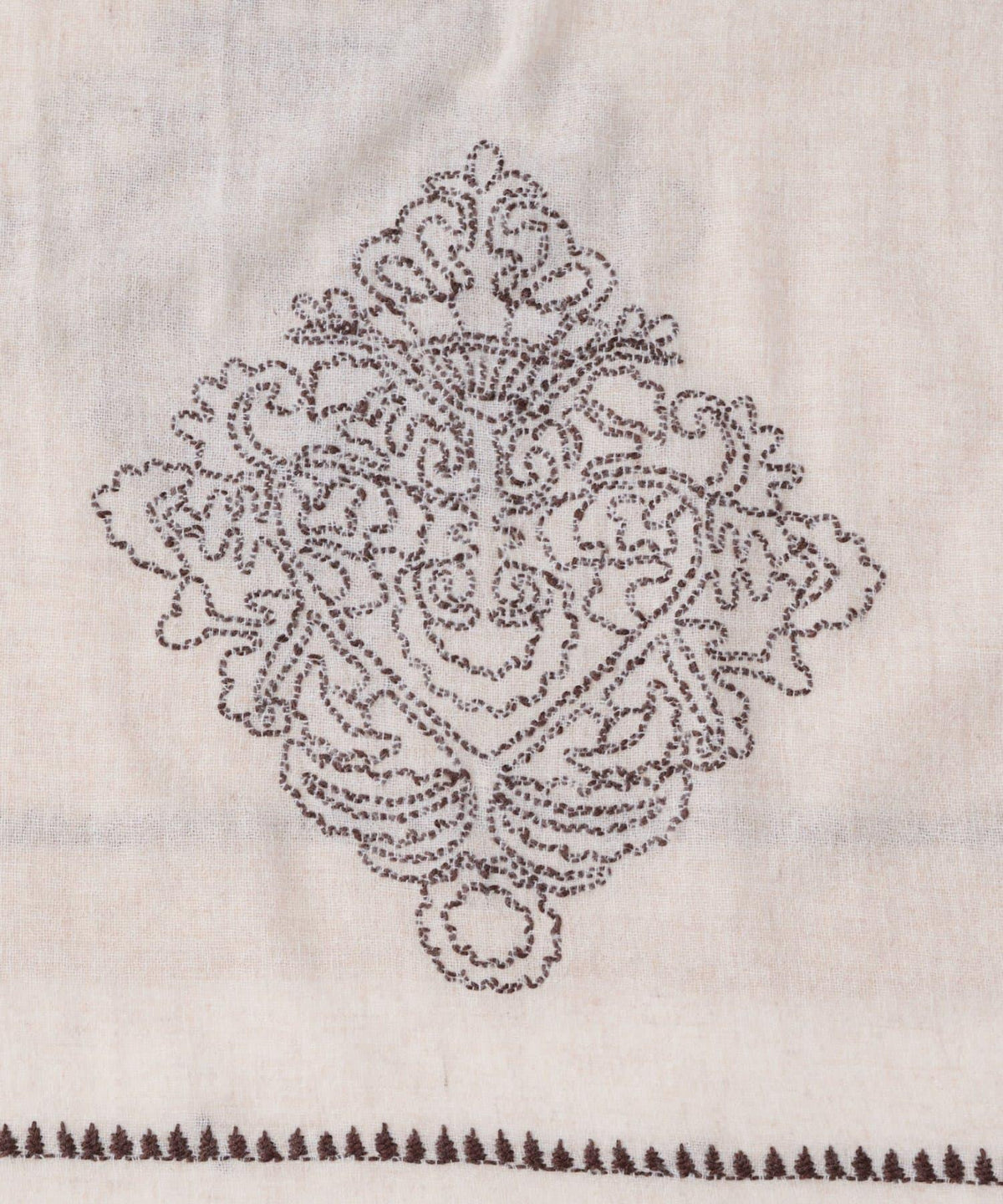 173999560