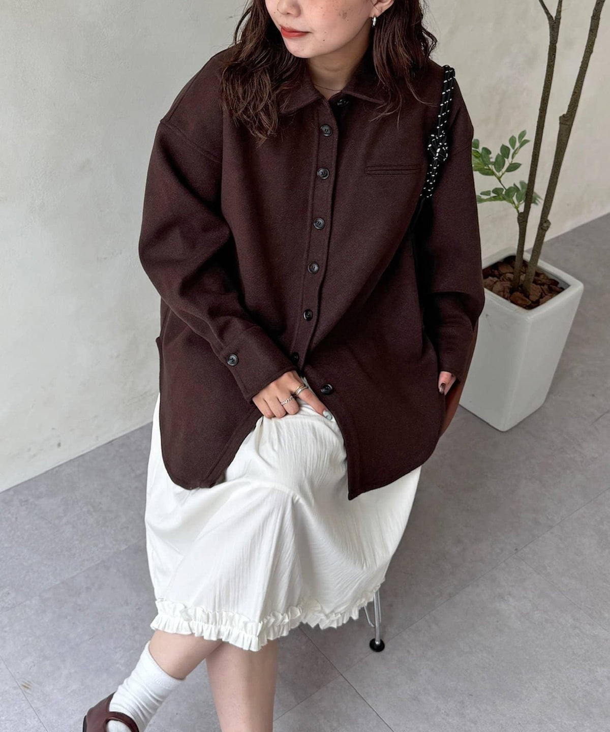 173644325