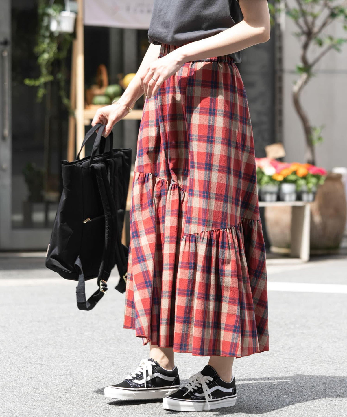 166097832