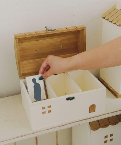 173900031