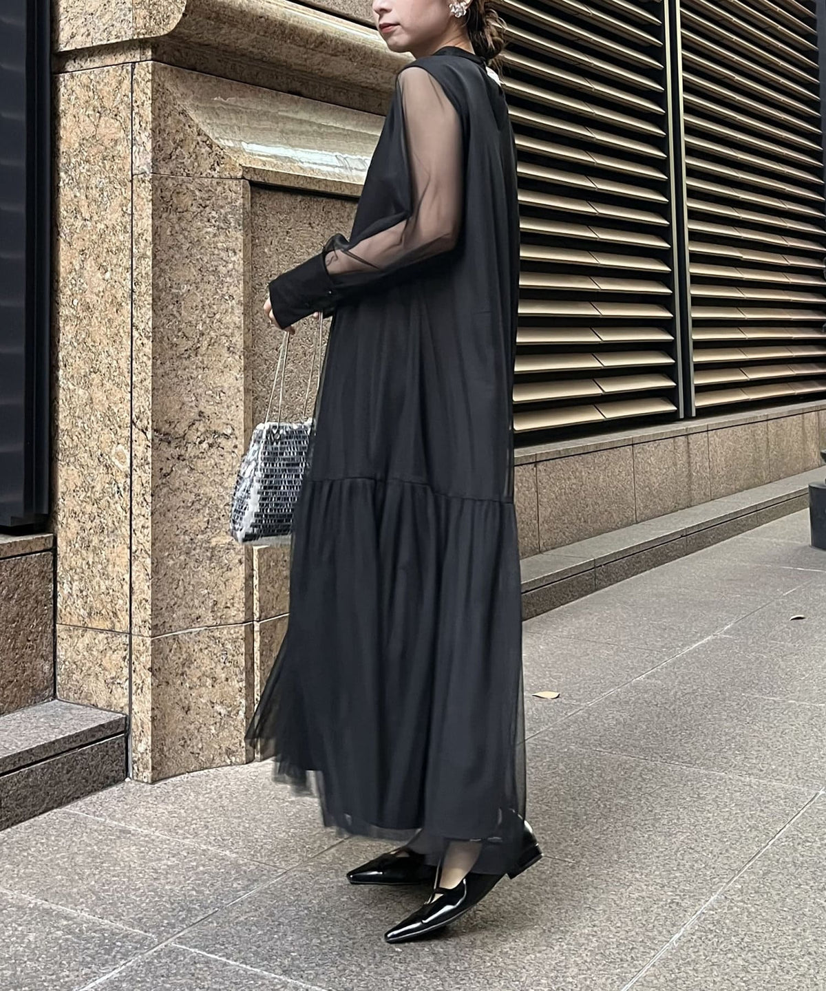 113132877