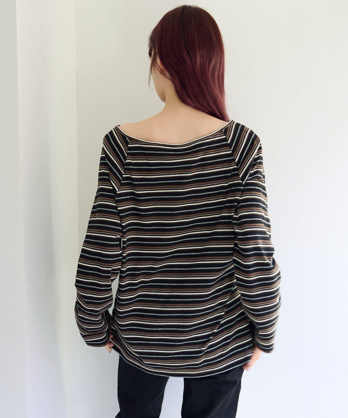 169022877