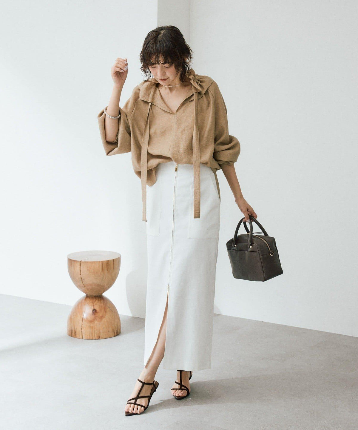 168737100