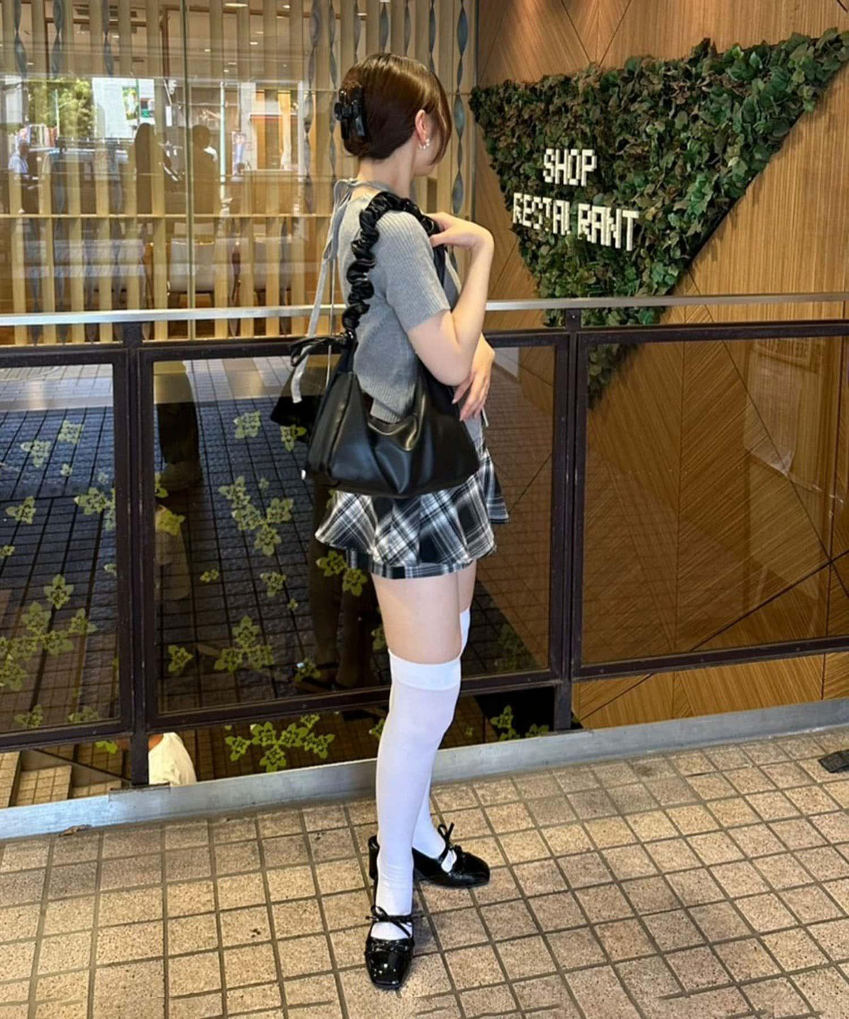 167098285
