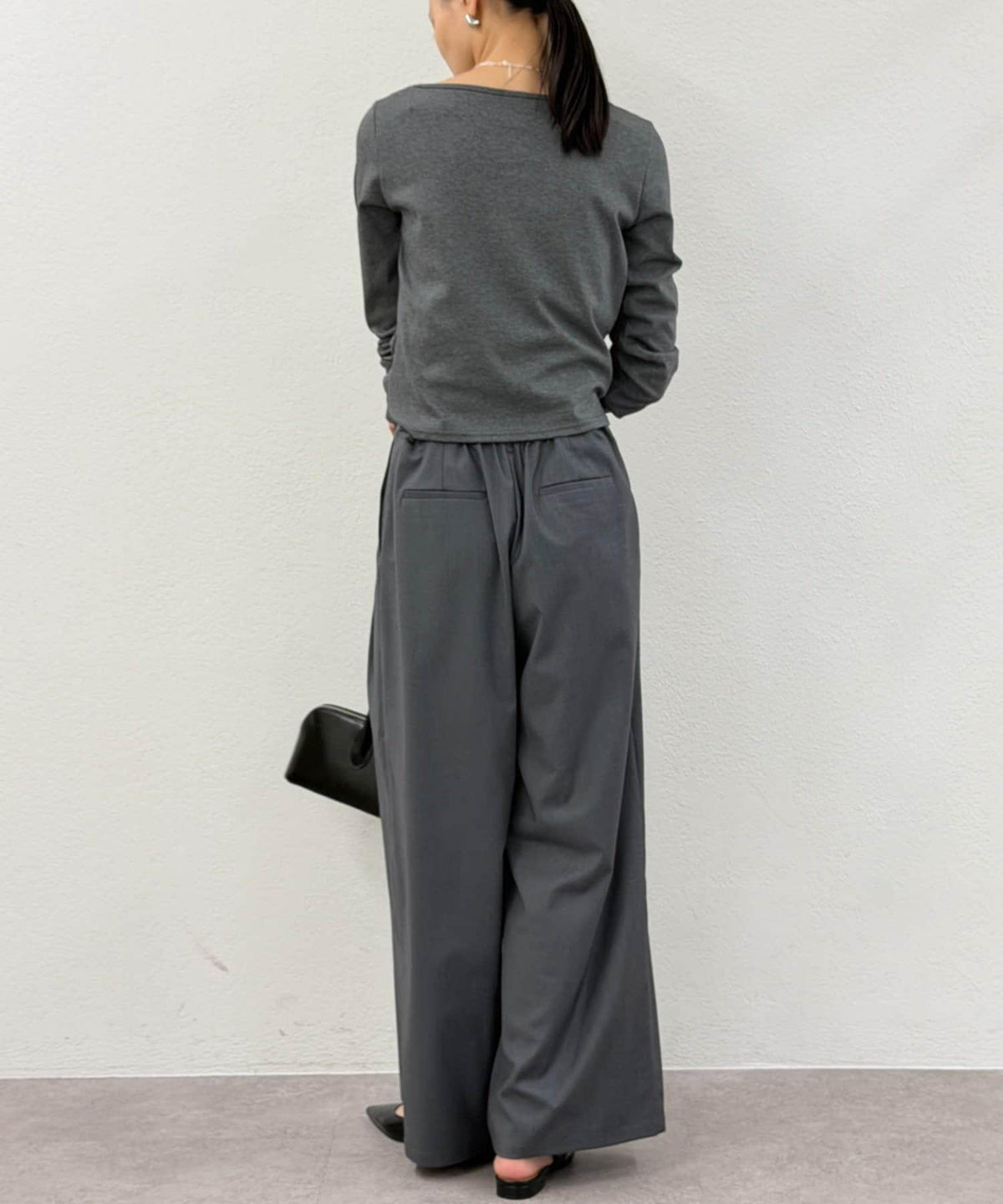 173213736