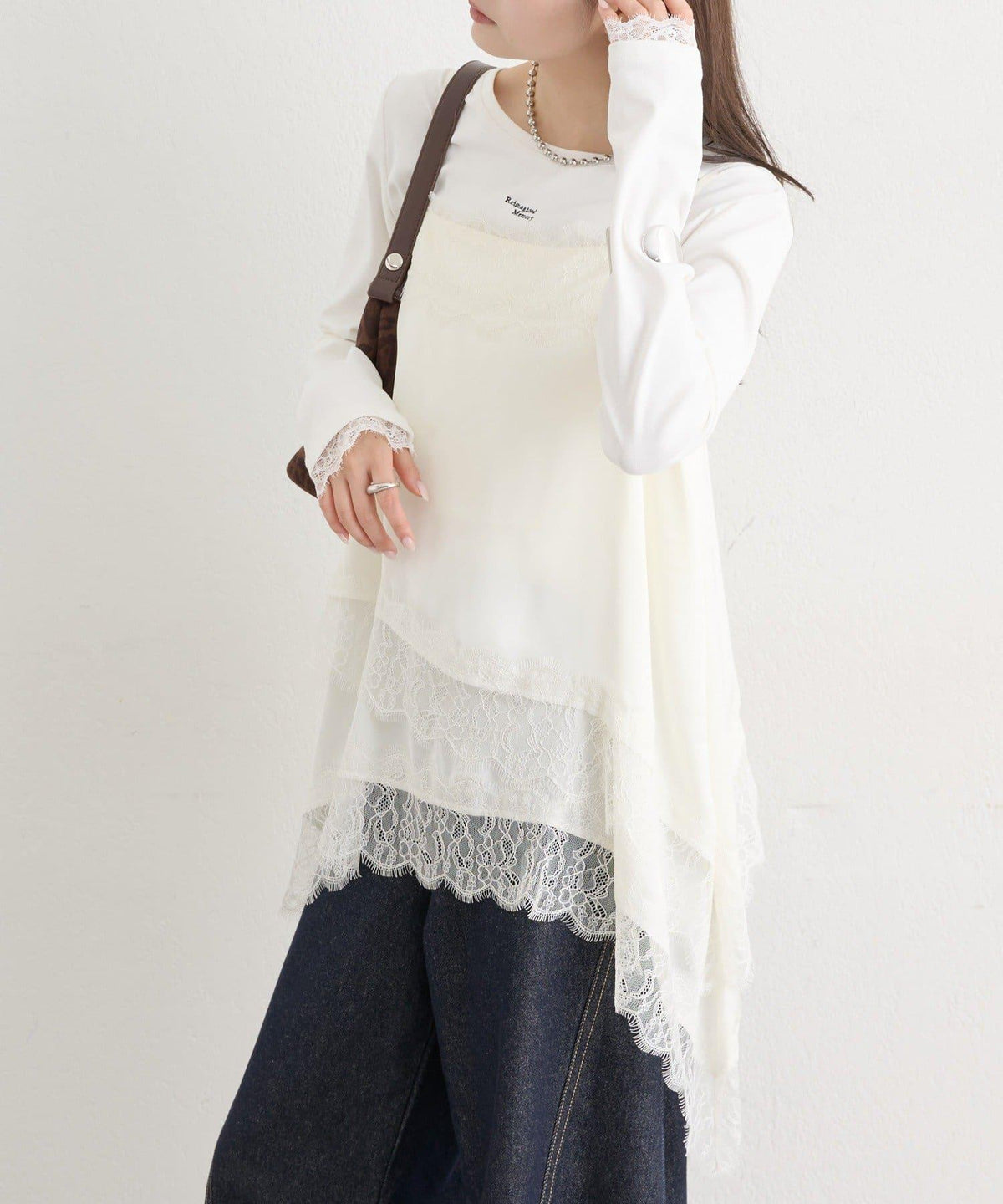 173643892