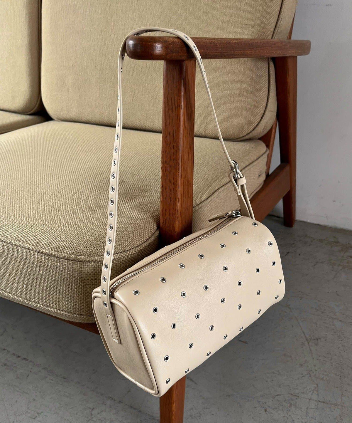172936767