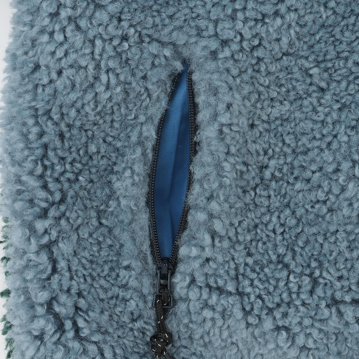 168043912