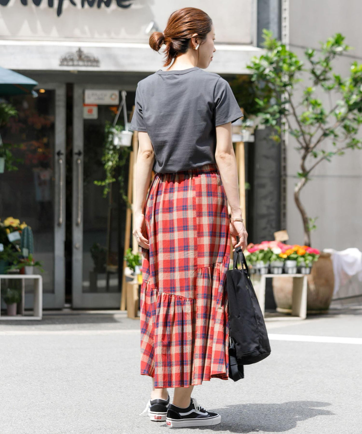 166097924